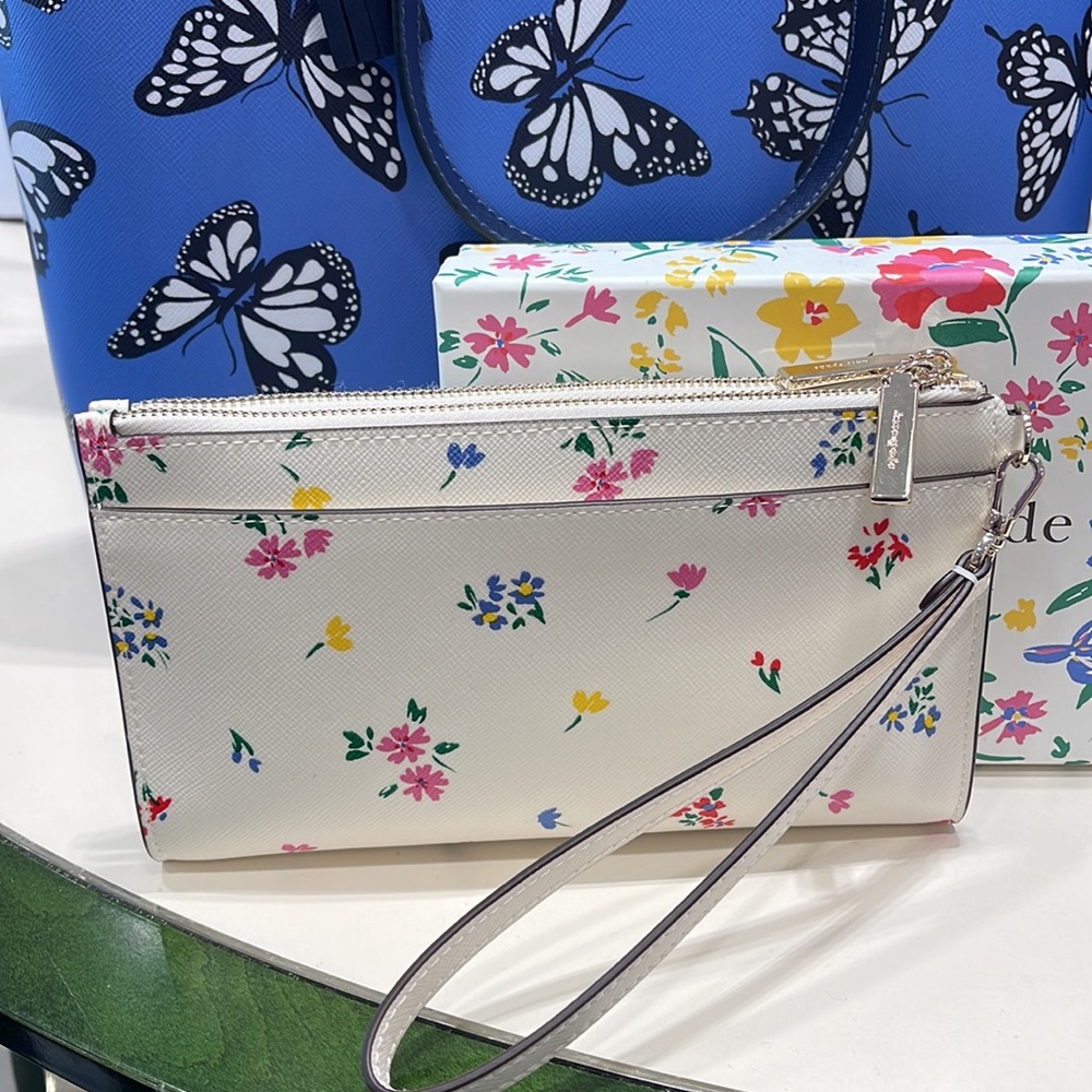 Kate Spade Staci Garden Bouquet Boxed Zip Wristlet
Cream Multi - Picture 13 of 16
